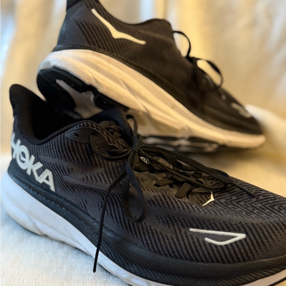 Hoka Black and White Athletic Shoes size 11 for Clifton 9